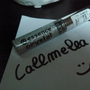 Eye liner pailleté essence