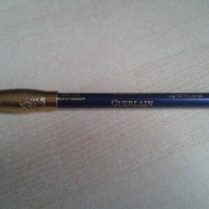 crayon yeux bleu nuit