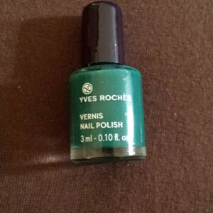 Vernis couleur emeraude