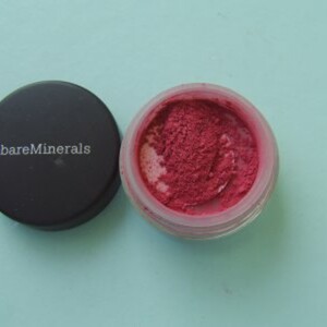 Blush mineral