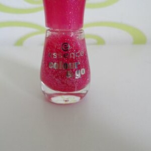 Vernis rose foncé paillettes colour and go