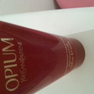 lait parfumé Opium
