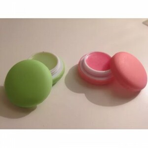 2 baumes à lèvres Macarons