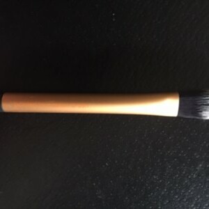 Pointed foundation brush