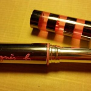 B. Glossy Stick Effet Diamonds n° 2160 Fluo Pink