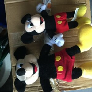 Lot de deux peluches mickey