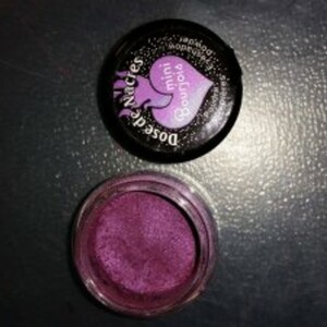 Dose de nacre, eyeshadow powder n°12 Violet