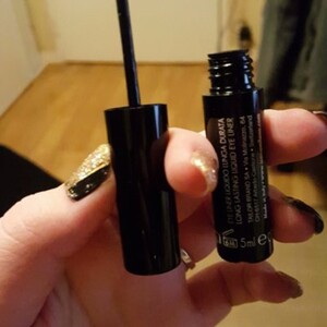 liquid eye liner noir