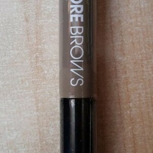 more brows light / medium