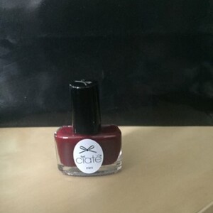 vernis bordeaux