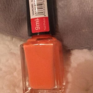 Vernis orange foncé