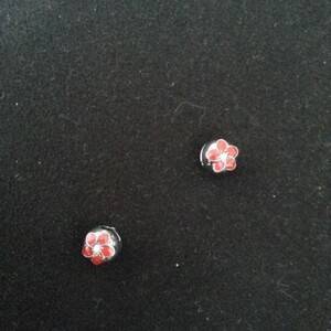 Perles fleur rouge pour Pandora