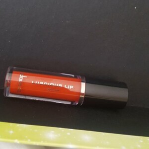 Rouge à lèvres liquide