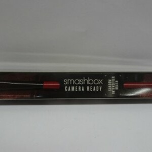 Pinceau ombre à paupières "Camera ready shadow intensifier brush"