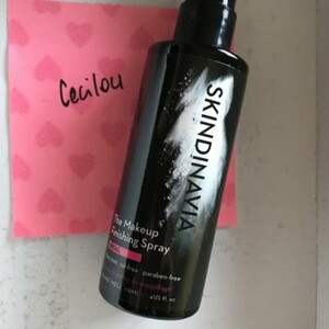 Makeup finishing spray