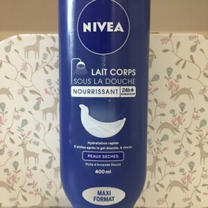 Lait corps sous la douche