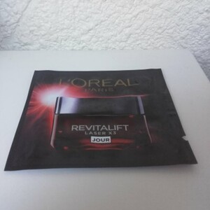 Echantillon crème jour Revitalift