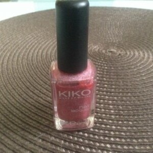Vernis rose pailleté