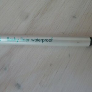 Flashy liner waterproof