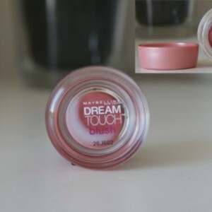 Dream touch blush