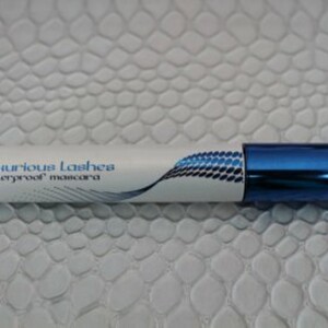 Mascara luxurious lashes waterproof