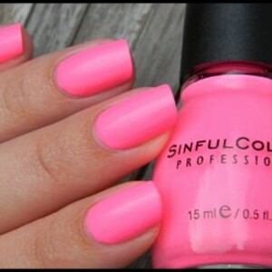 Vernis rose fluo