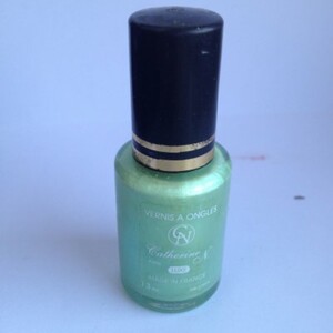 vernis à ongle vert pomme