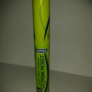 Mascara Nivea Extreme Resist 24h