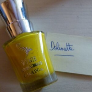 Vernis jaune Wynie