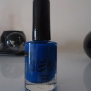 vernis pour faux ongles