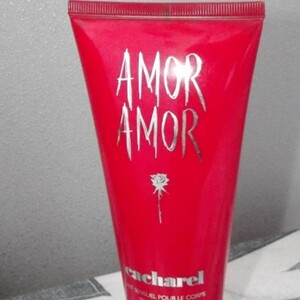 Crème parfumé Amor Amor