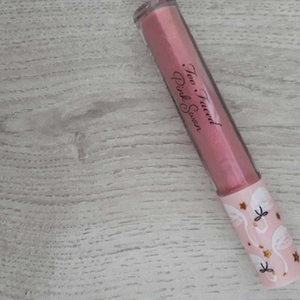 pink swan lip gloss