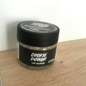 Gommage Exfoliant Levres Lush Neuf Cookies Dough Lib Scrub