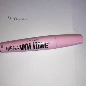 Mascara noir mega volume