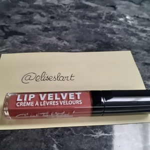 Lip Velvet "C'est tout moi"- N°5 (Nude)