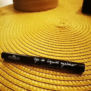 Eye liner eyeko