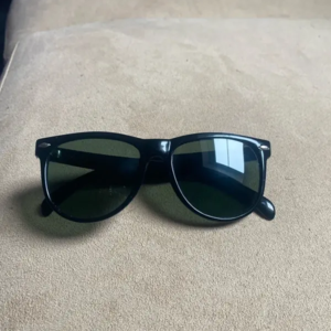 Lunettes de soleil noir