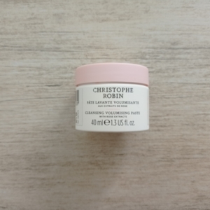 Pâte lavante volumisante aux extraits de rose