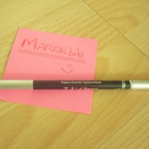 Crayon à sourcils