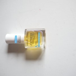 Soin blanchissant express manucure white