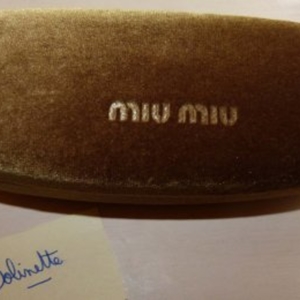 Boite à lunettes Miu Miu