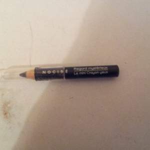 Mini crayon yeux " Regard Mystérieux"
