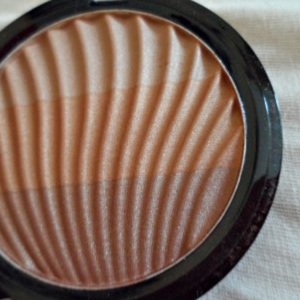 bronzer