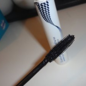 mascara luxurious lashes waterproof