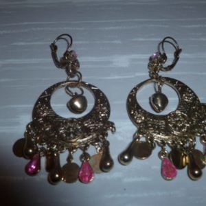 Boucles d'oreilles dorés et roses