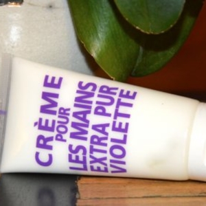 Crème pour les mains à la violette