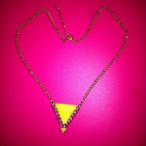 collier triangle chaine