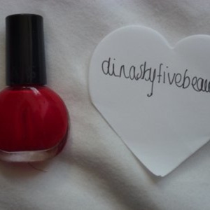 Vernis rose/rouge brillant