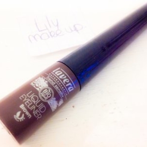 Liquid eye liner