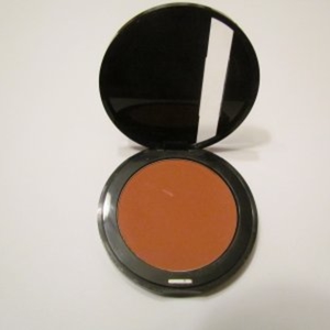 Sculpting blush